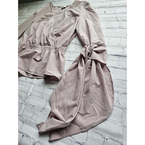 Express Blush Pink Wrap Blouse XS Women’s Long Sleeve Textured Smocked Waist Top - Picture 11 of 12
